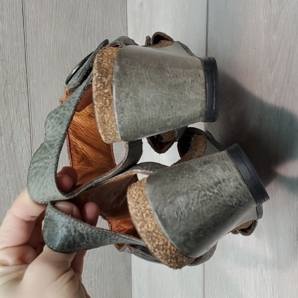 Taos Womens Carousel 3 Comfort Hook&loop Wedge Leather Sandals shoes 39/8-8.5 - Picture 6 of 14